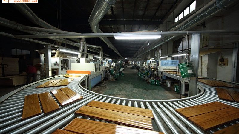 商业地板优缺点对比：实木、复合、强化地板的差异化分析