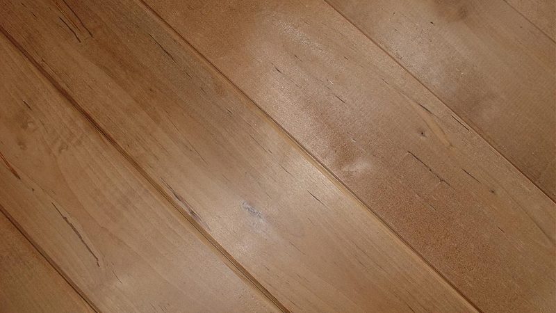 【实木雕花门：如何挑选品质与风格并重的门牌】